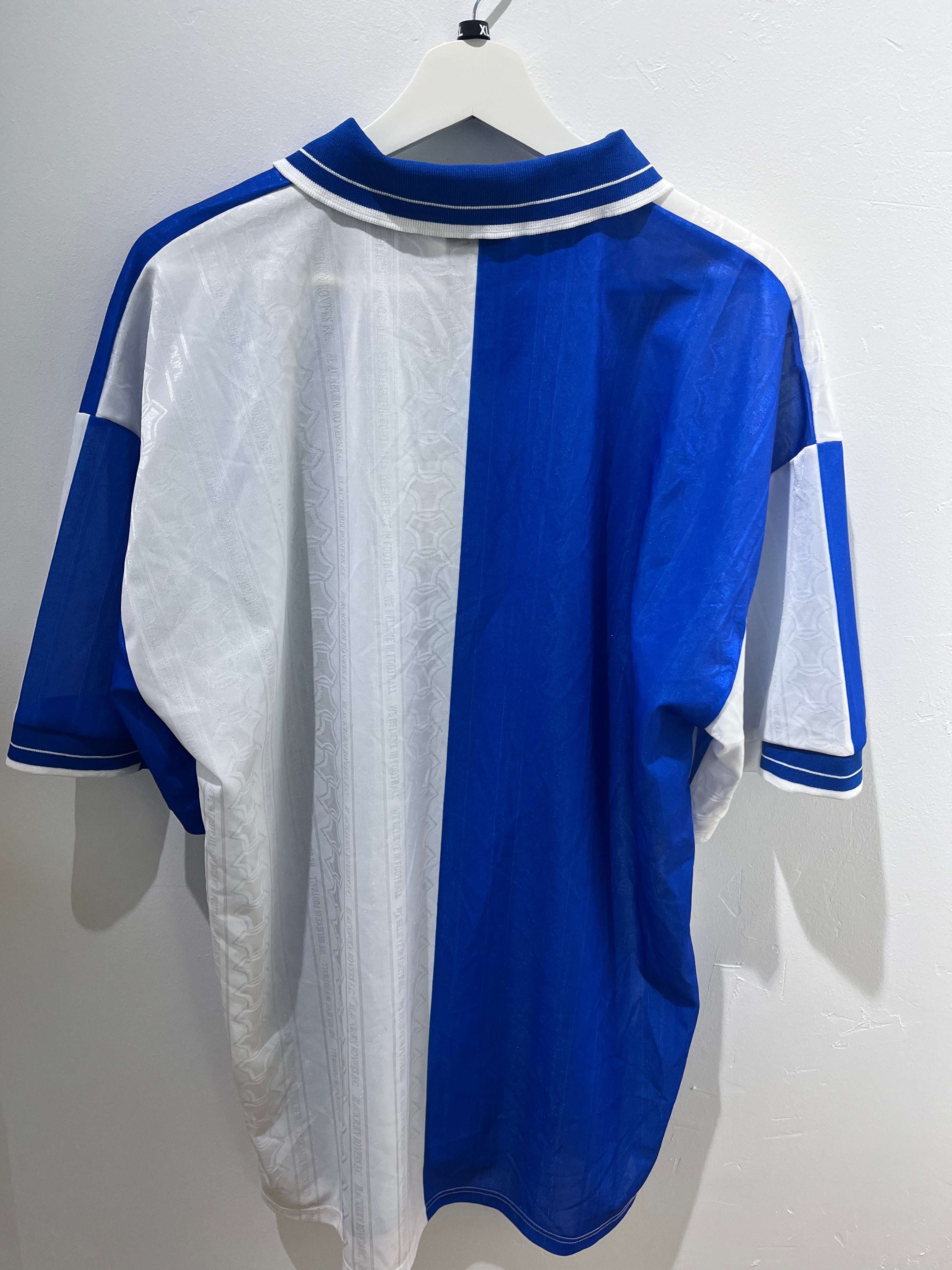 Bagside af Blackburn Rovers Hjemme 1998/2000 XL trøje, viser de blå og hvide sektioner.