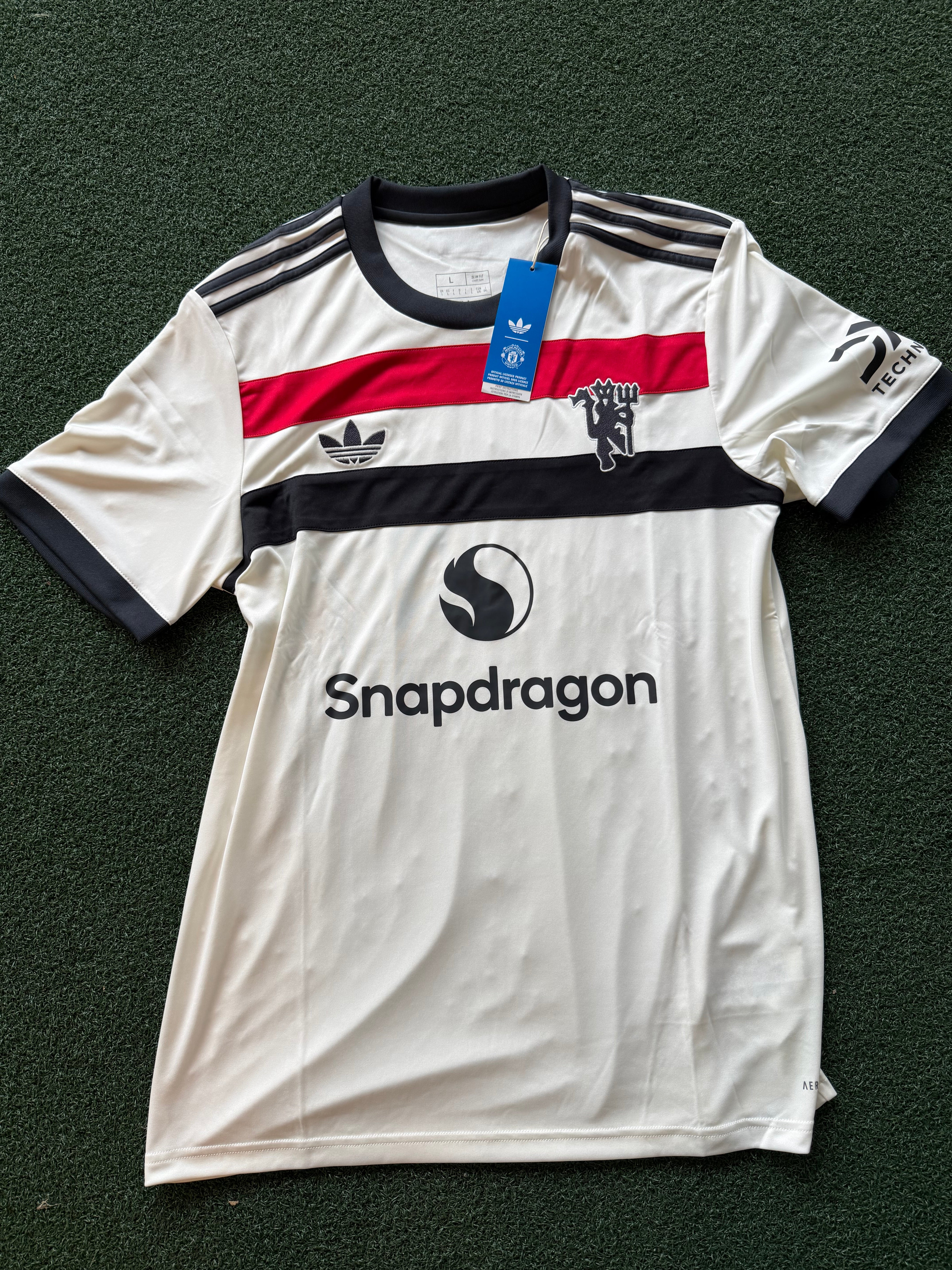 Manchester United 3. trøje 2024/25